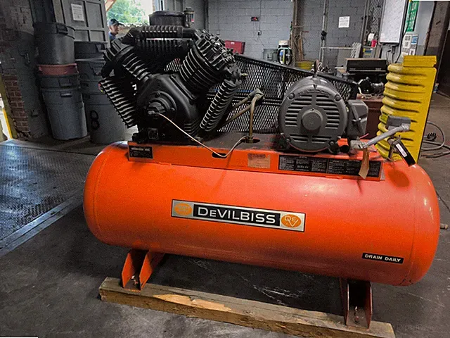 DeVilBliss VAV-5061 Air Compressor 15 HP 230/460V 175 PSI 120G 3 Cyl 112513T39